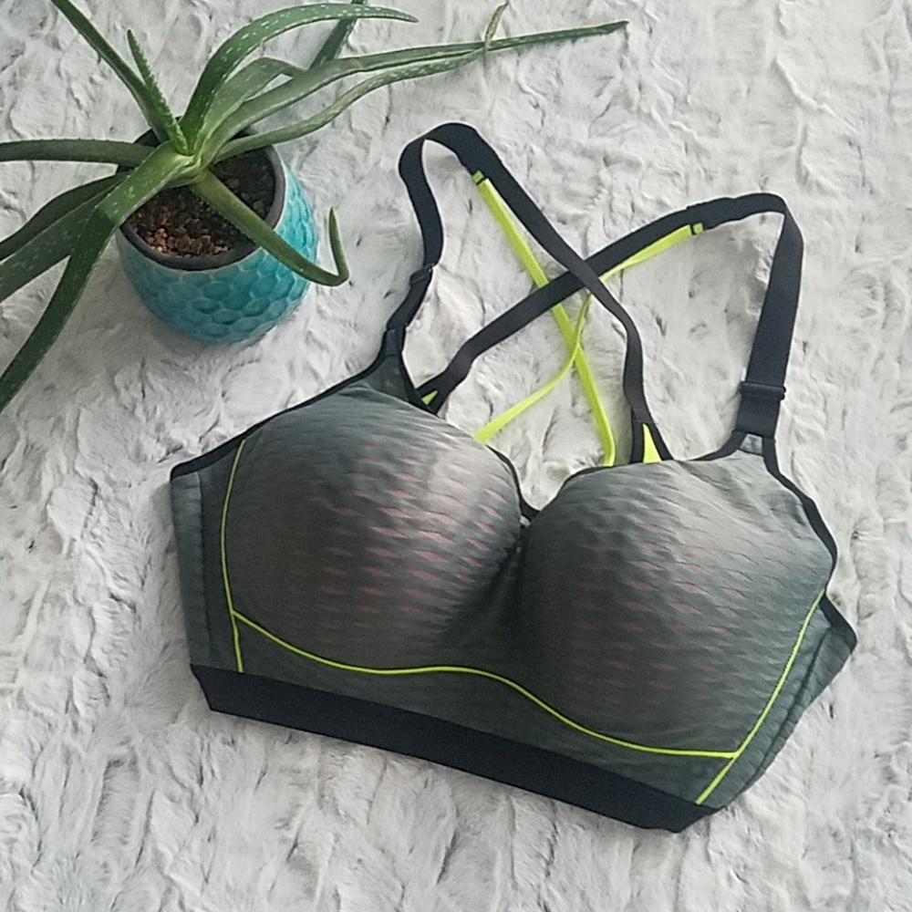 Victoria's Secret Sport Keyhole Back Sports Bra